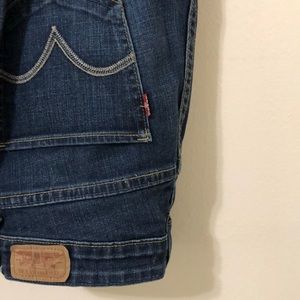 Levi’s mid rise skinnys